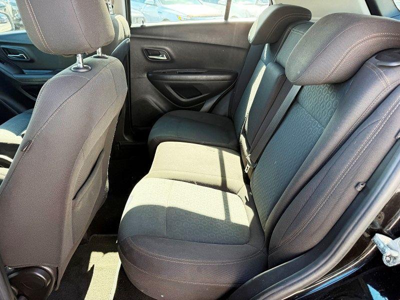 Chevrolet Trax Ls - Thumbnail 15