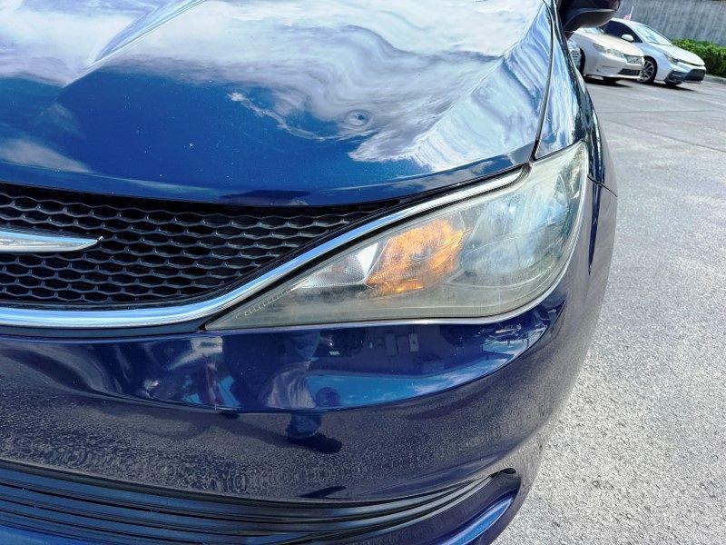 Chrysler Pacifica Touring - Thumbnail 12