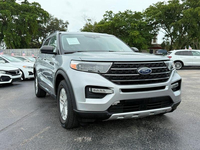 Ford Explorer Xlt - Thumbnail 4