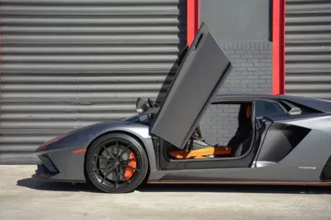 Lamborghini Aventador Lp740-4S - Thumbnail 3