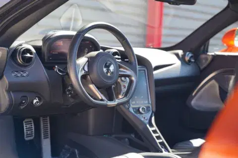 Mclaren 720S Luxury - Thumbnail 4