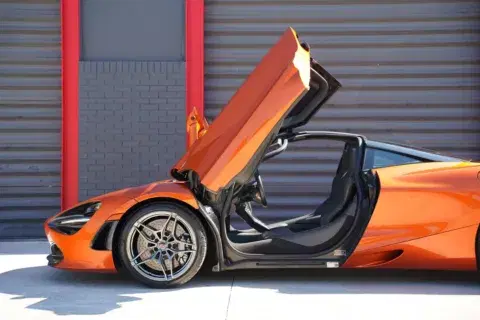 Mclaren 720S Luxury - Thumbnail 3