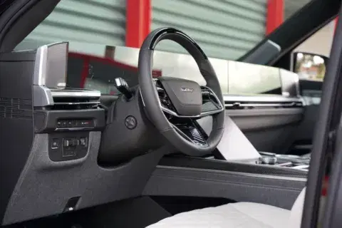 Cadillac Escalade V-Series - Thumbnail 5