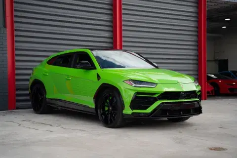 Lamborghini Urus Pearl Capsule - Thumbnail 3