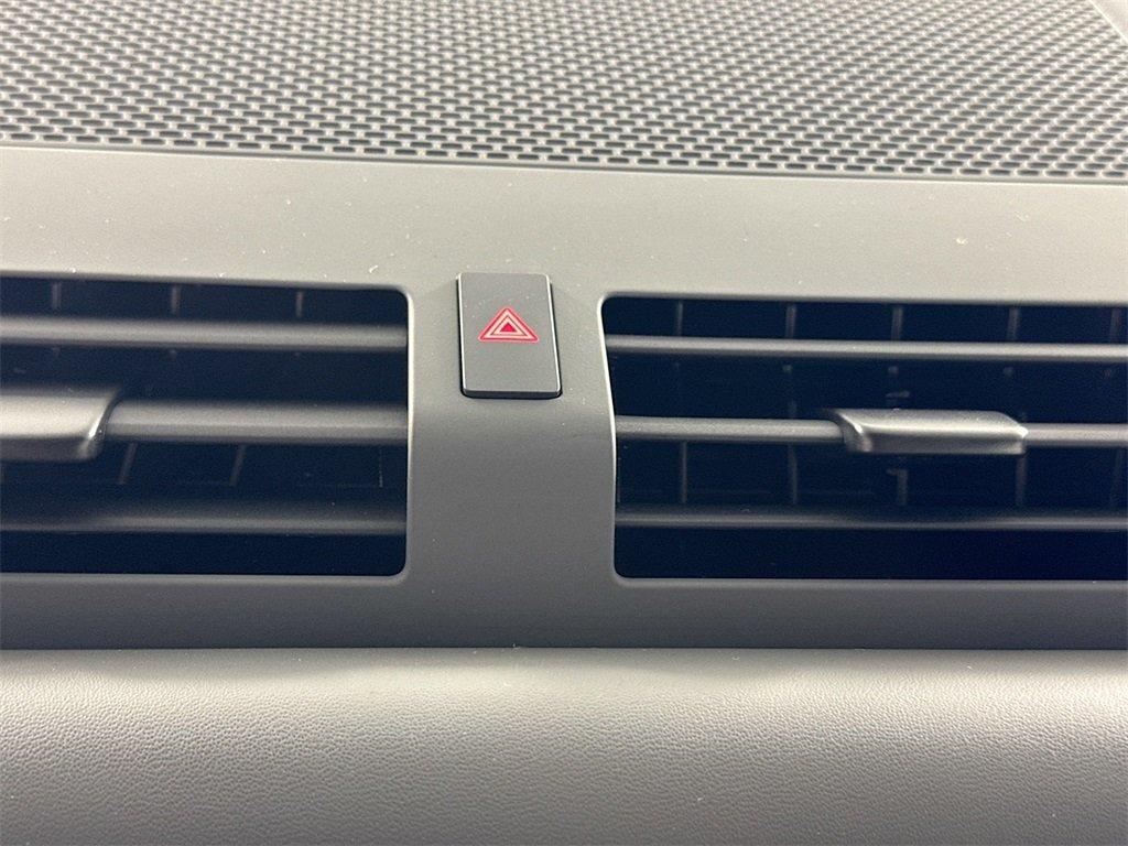 Land Rover Defender 110 X-Dynamic Se Awd 4D Sport Utility - Thumbnail 17