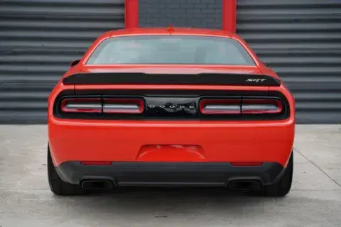 Dodge Challenger Srt - Thumbnail 5
