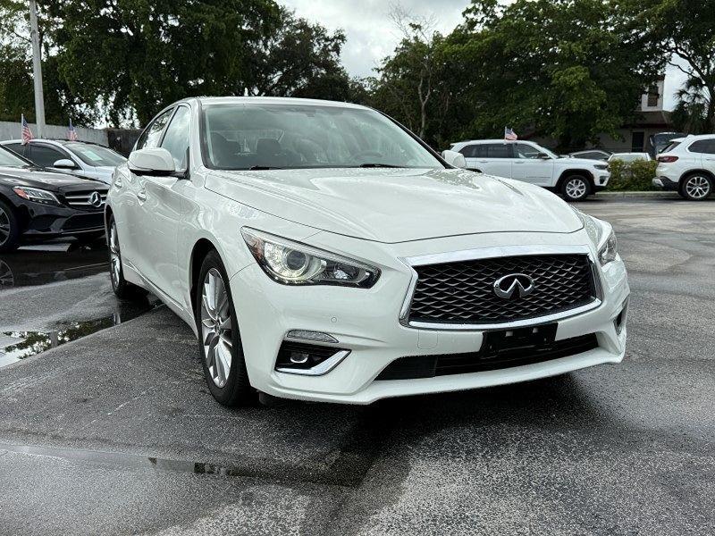 Infiniti Q50 3.0T Luxe - Thumbnail 4