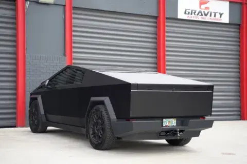 Tesla Cybertruck - Thumbnail 4