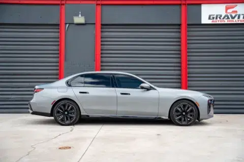 BMW 7 Series 760I Xdrive - Thumbnail 3