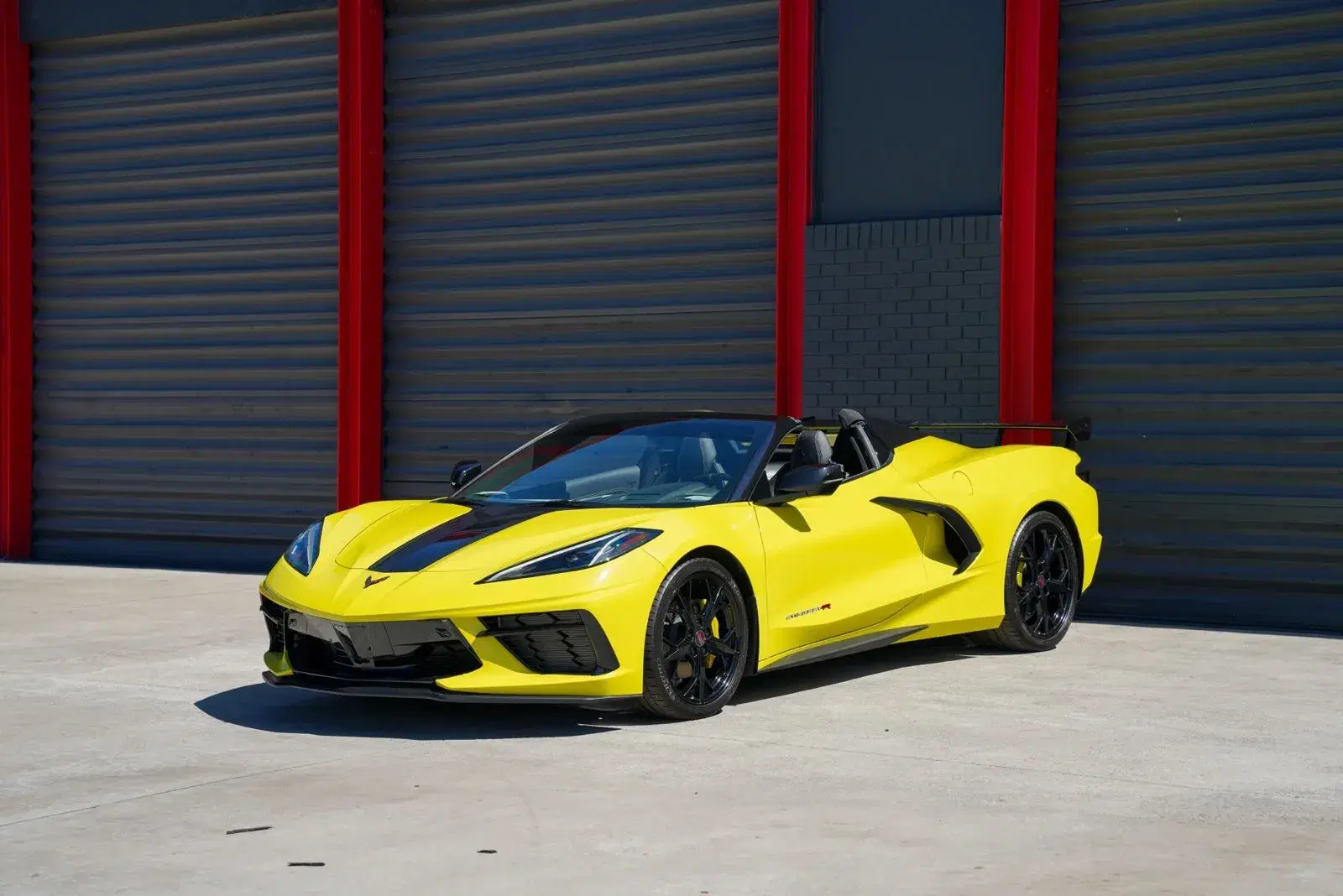 Chevrolet Corvette Stingray - Thumbnail 2