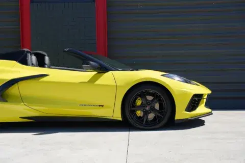 Chevrolet Corvette Stingray - Thumbnail 3
