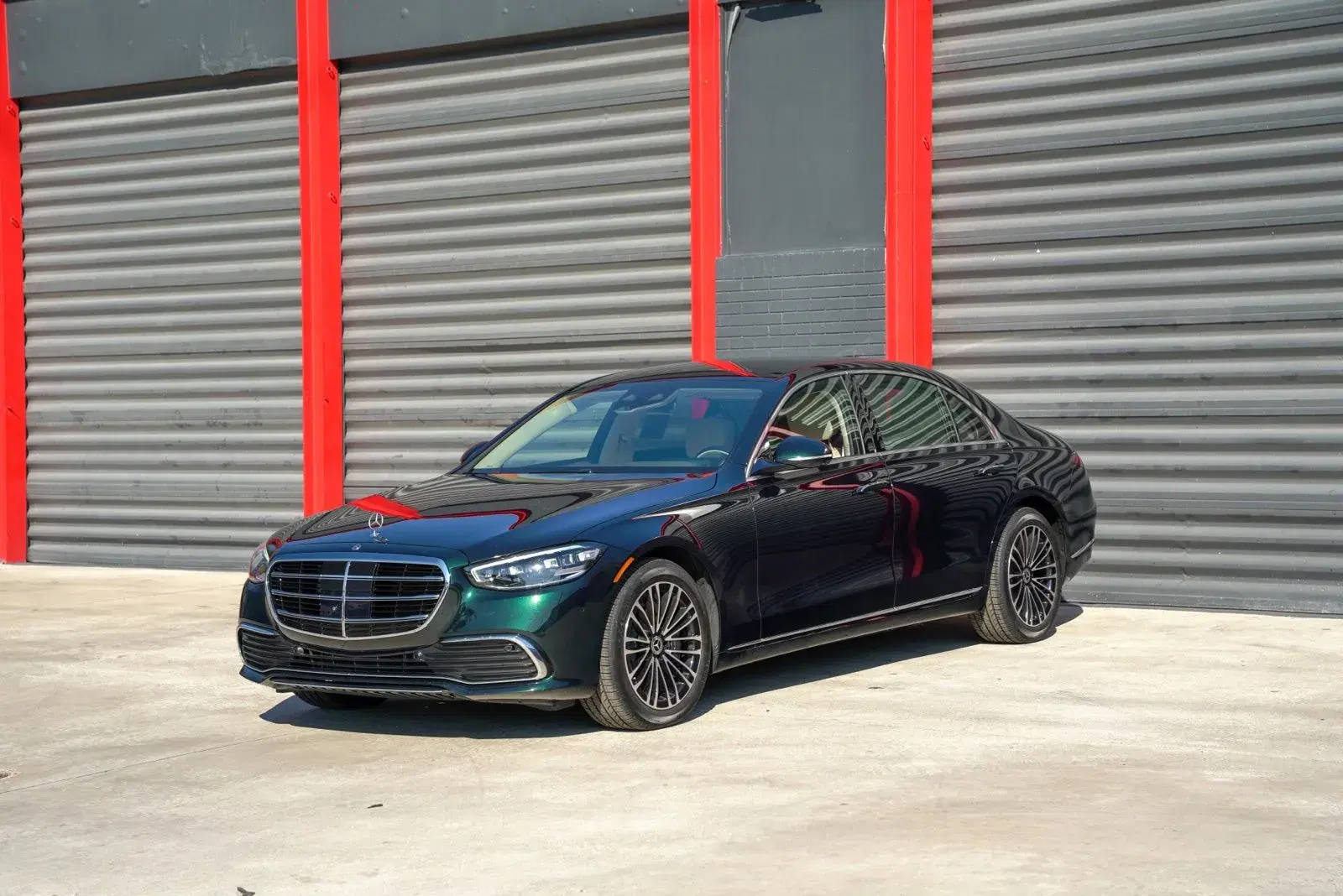 Mercedes-Benz S-Class S 500 - View 1
