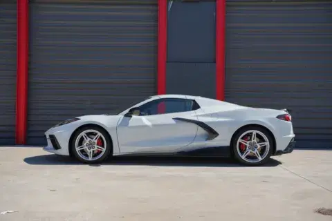 Chevrolet Corvette Stingray - Thumbnail 6