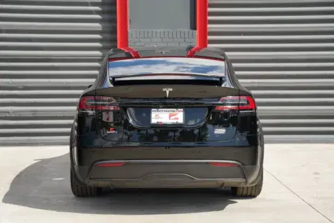 Tesla Model X Plaid - Thumbnail 4