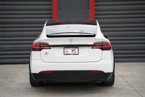 Tesla Model X - Thumbnail 4