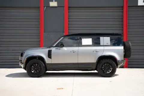 Land Rover Defender 110 X-Dynamic Se - Thumbnail 3