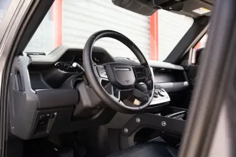 Land Rover Defender 110 X-Dynamic Se - Thumbnail 6