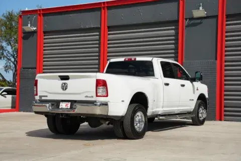 Ram 3500 Big Horn - Thumbnail 3