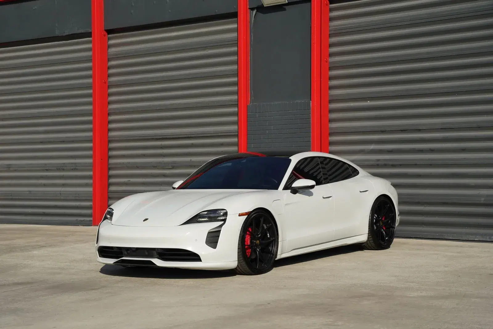 Porsche Taycan 4S - Thumbnail 2