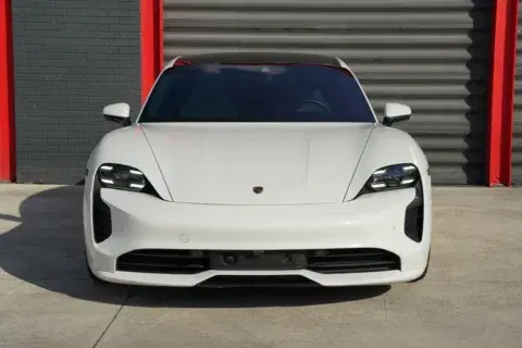 Porsche Taycan 4S - Thumbnail 4