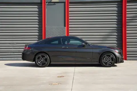 Mercedes-Benz C-Class C 300 - Thumbnail 3