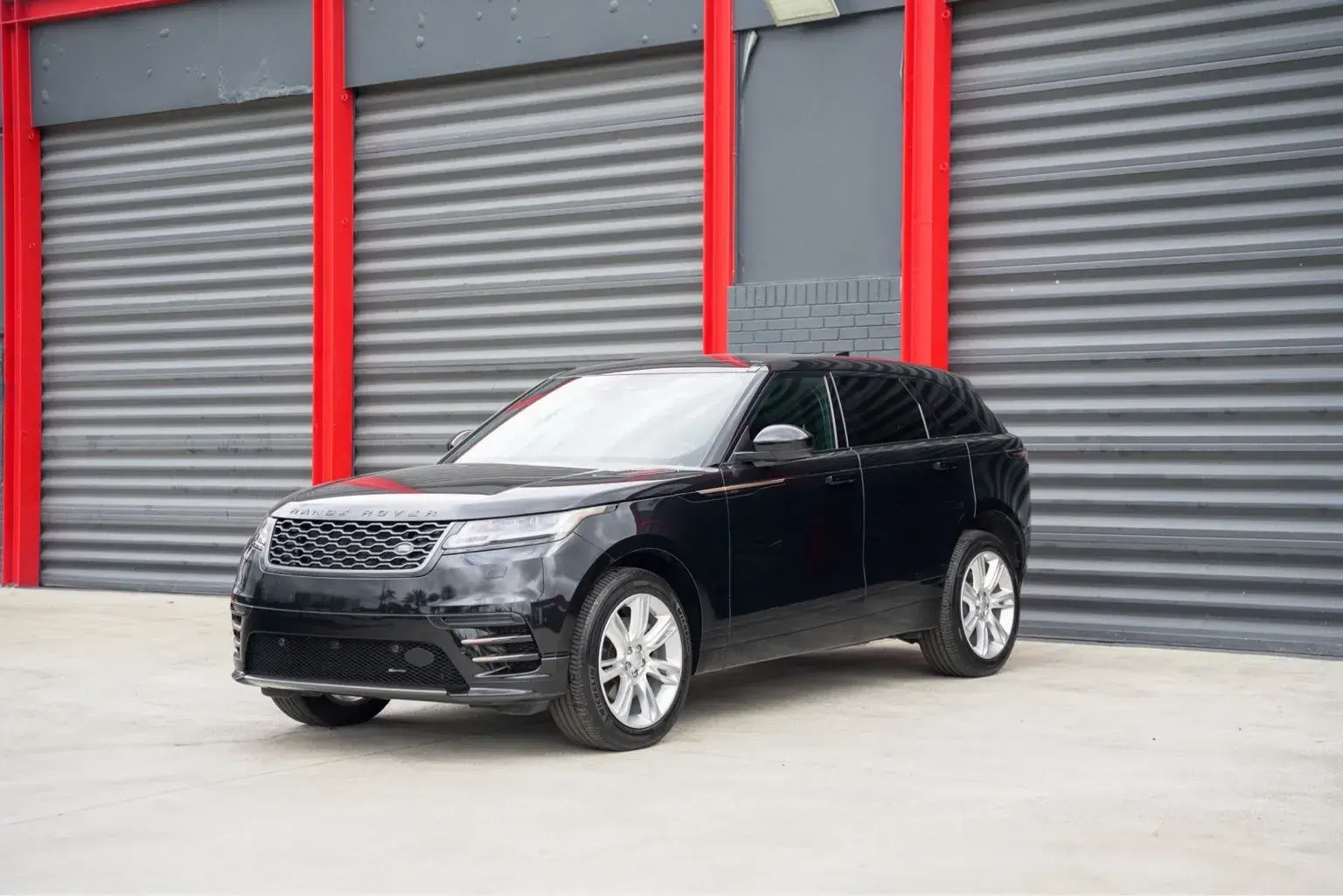 Land Rover Range Rover Velar R-Dynamic S - View 1