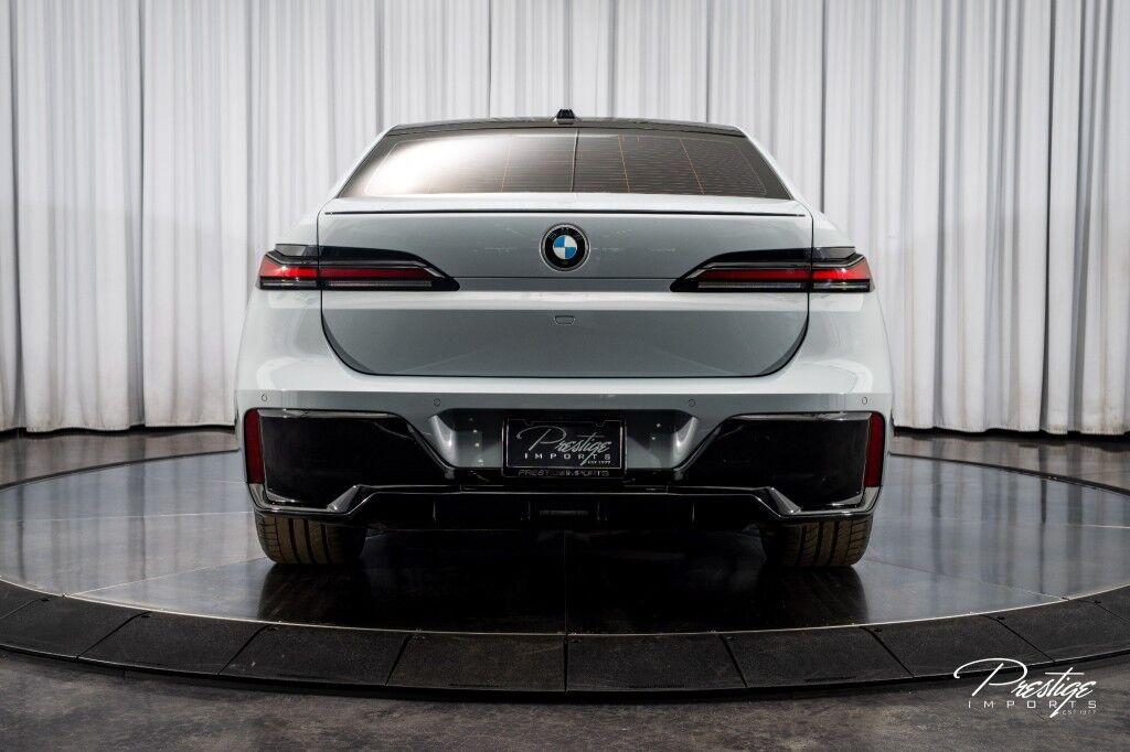 BMW 7 Series - Thumbnail 15
