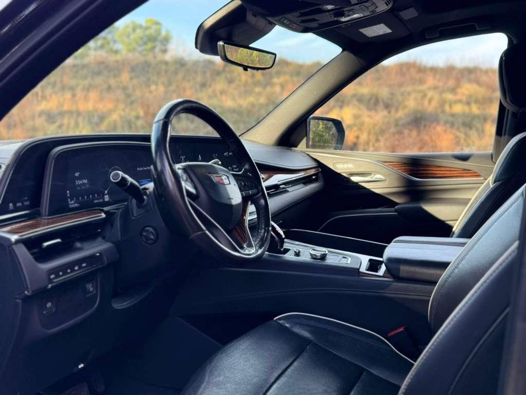 ESCALADE PREMIUM - Thumbnail 5