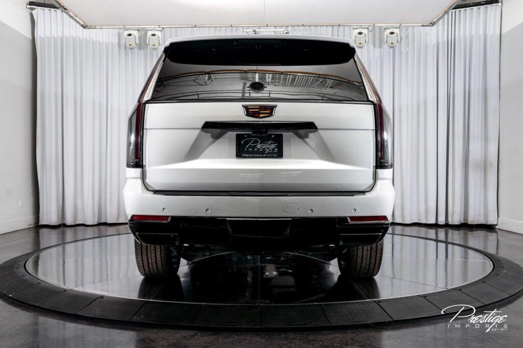 Cadillac Escalade - Thumbnail 10