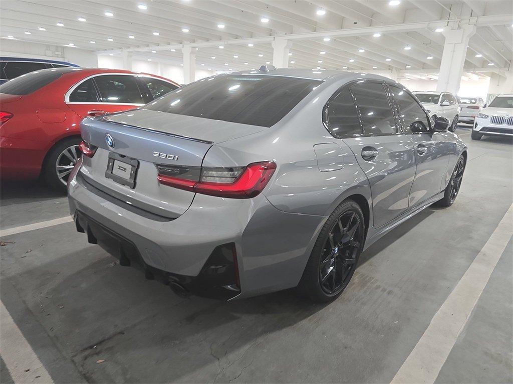 BMW 330I - Thumbnail 4