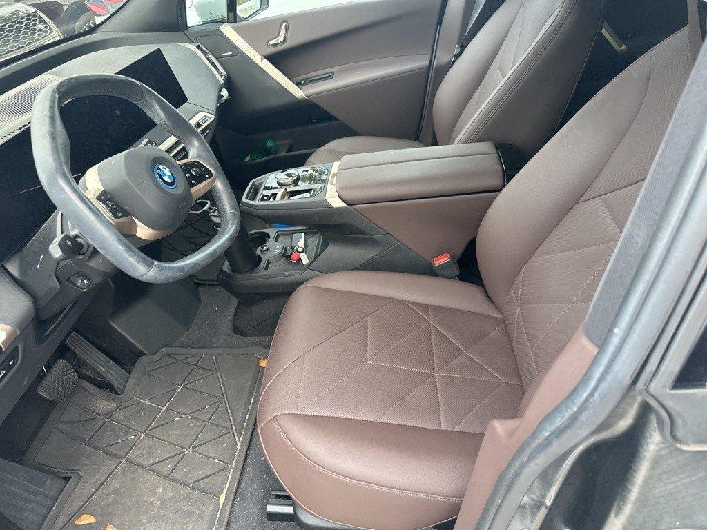 BMW Ix Xdrive50 Awd 4D Sport Utility - Thumbnail 3