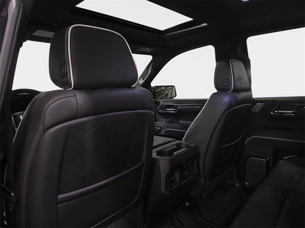 GMC Sierra 1500 At4X 4Wd 4D Crew Cab - Thumbnail 14