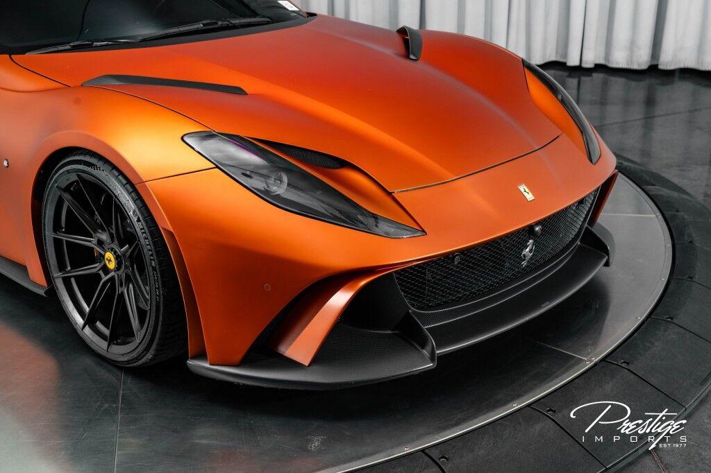 Ferrari 812 Superfast - Thumbnail 3