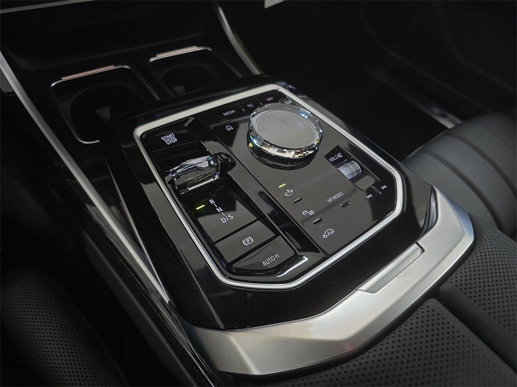 BMW 7 Series 750E Xdrive Awd 4D Sedan - Thumbnail 20