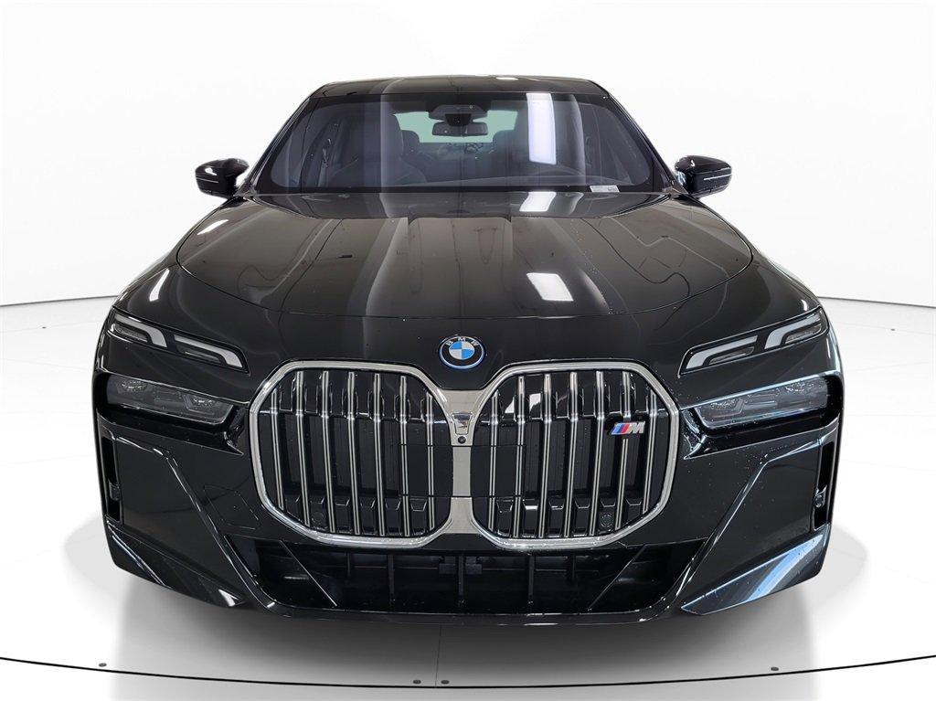 BMW I7 M70 Awd 4D Sedan - Thumbnail 3