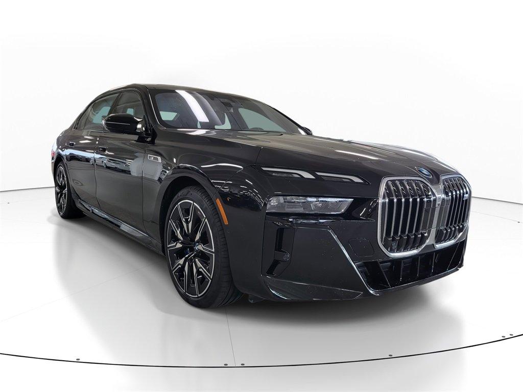 BMW I7 M70 Awd 4D Sedan - Thumbnail 4