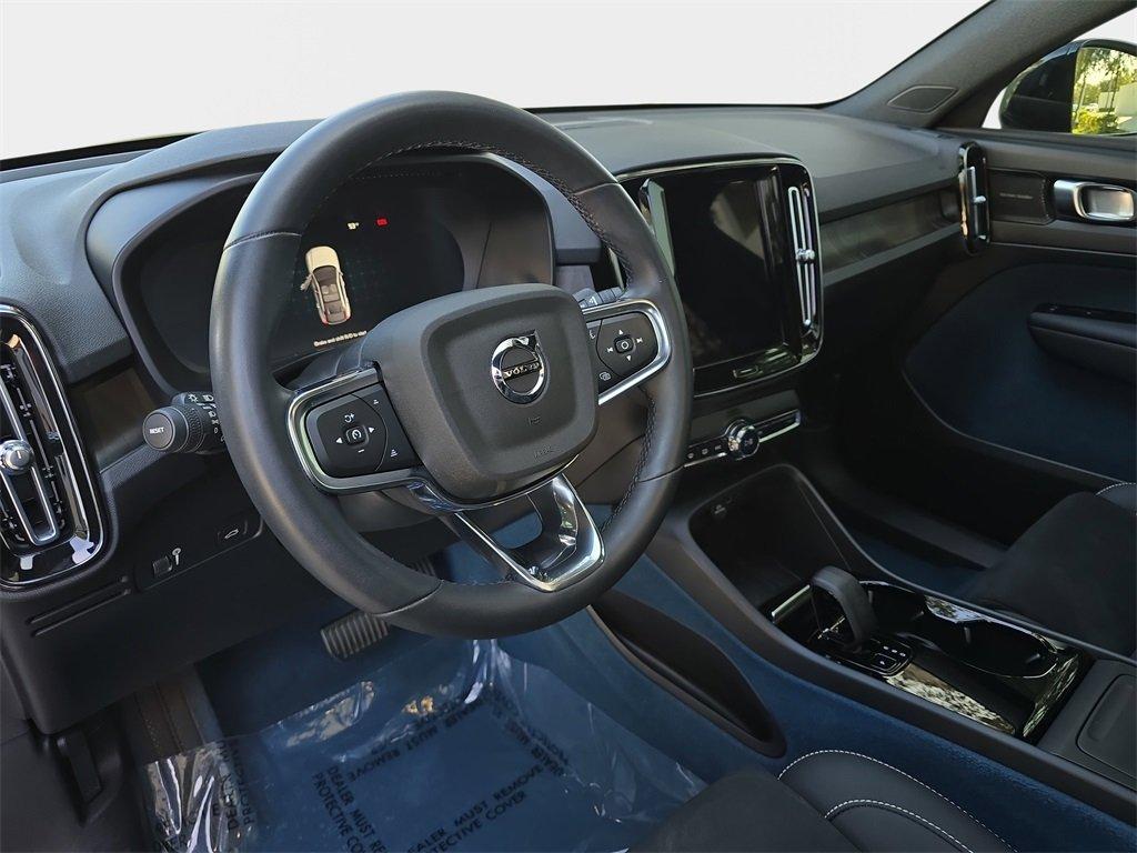 Volvo C40 Recharge Pure Electric Ultimate Awd 4D Sport Utility - Thumbnail 17