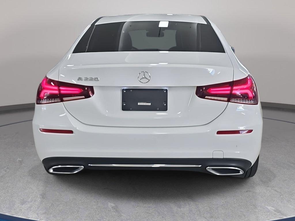 Mercedes-Benz A 220 Fwd 4D Sedan - Thumbnail 9