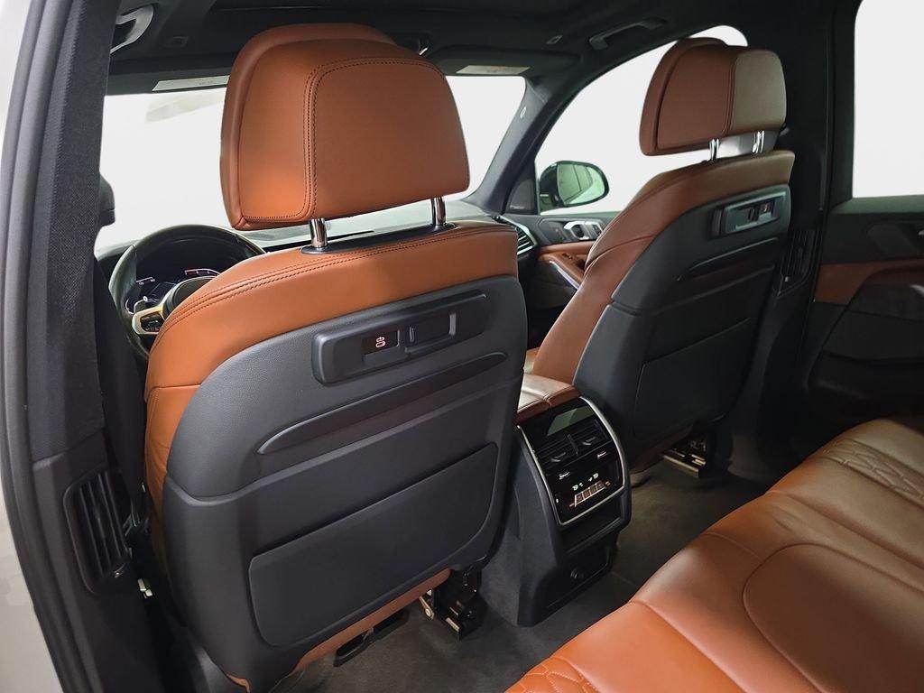 BMW X5 Xdrive50I Awd 4D Sport Utility - Thumbnail 17