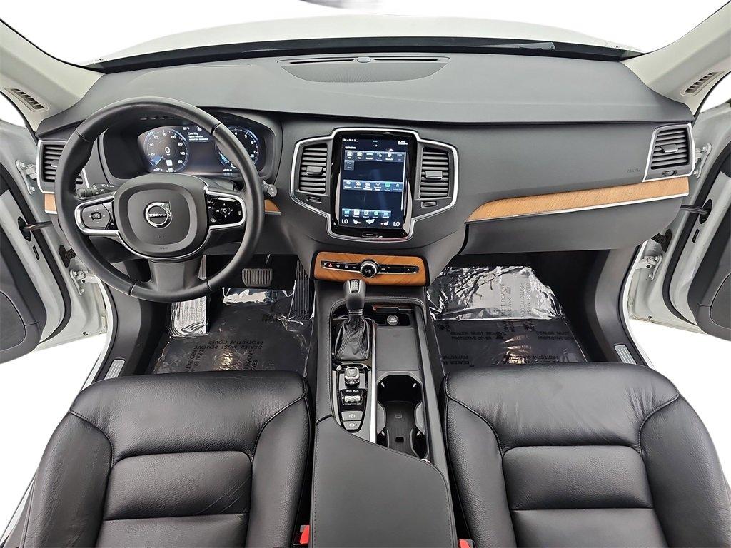 Volvo Xc90 T5 Momentum Awd 4D Sport Utility - Thumbnail 11