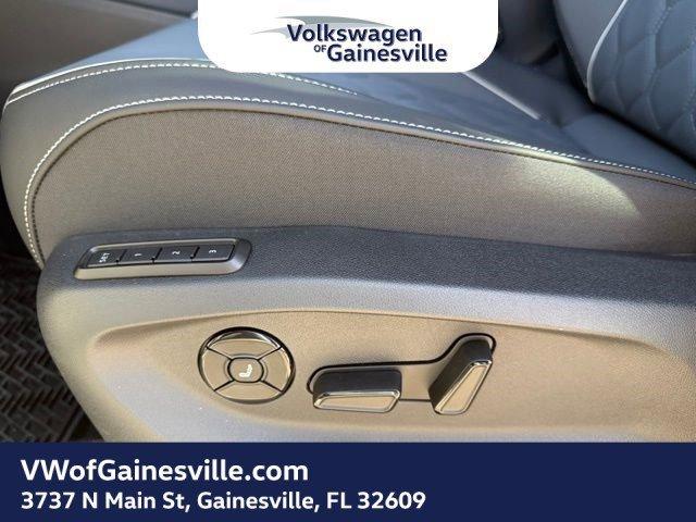 Volkswagen Tiguan Sel R-Line Turbo With Navigation & Awd - Thumbnail 13