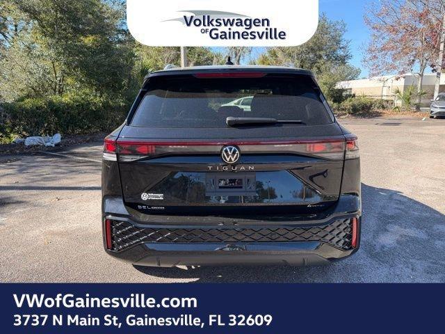 Volkswagen Tiguan Sel R-Line Turbo With Navigation & Awd - Thumbnail 6