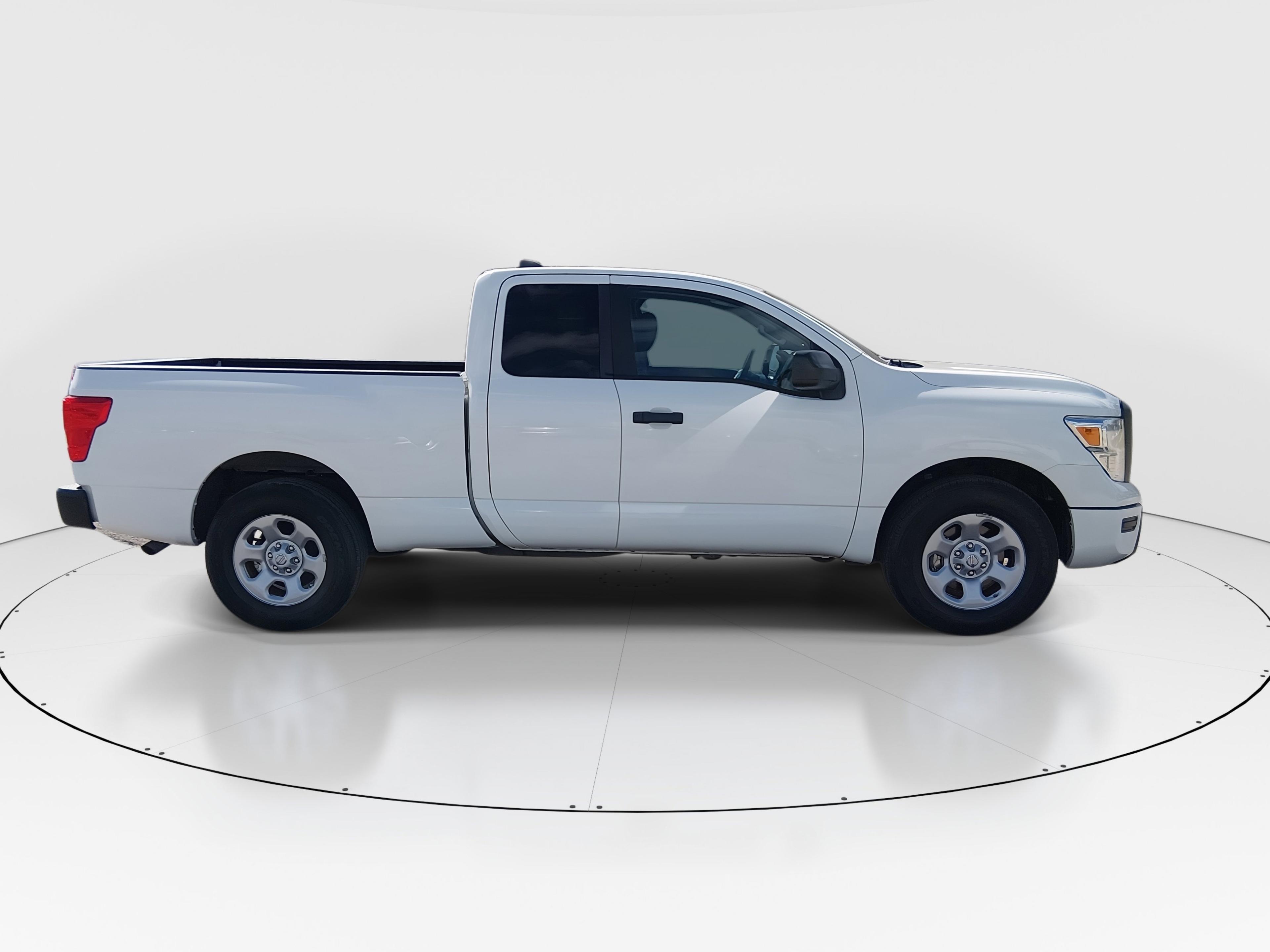 Nissan Titan 4X2 King Cab S - Thumbnail 8