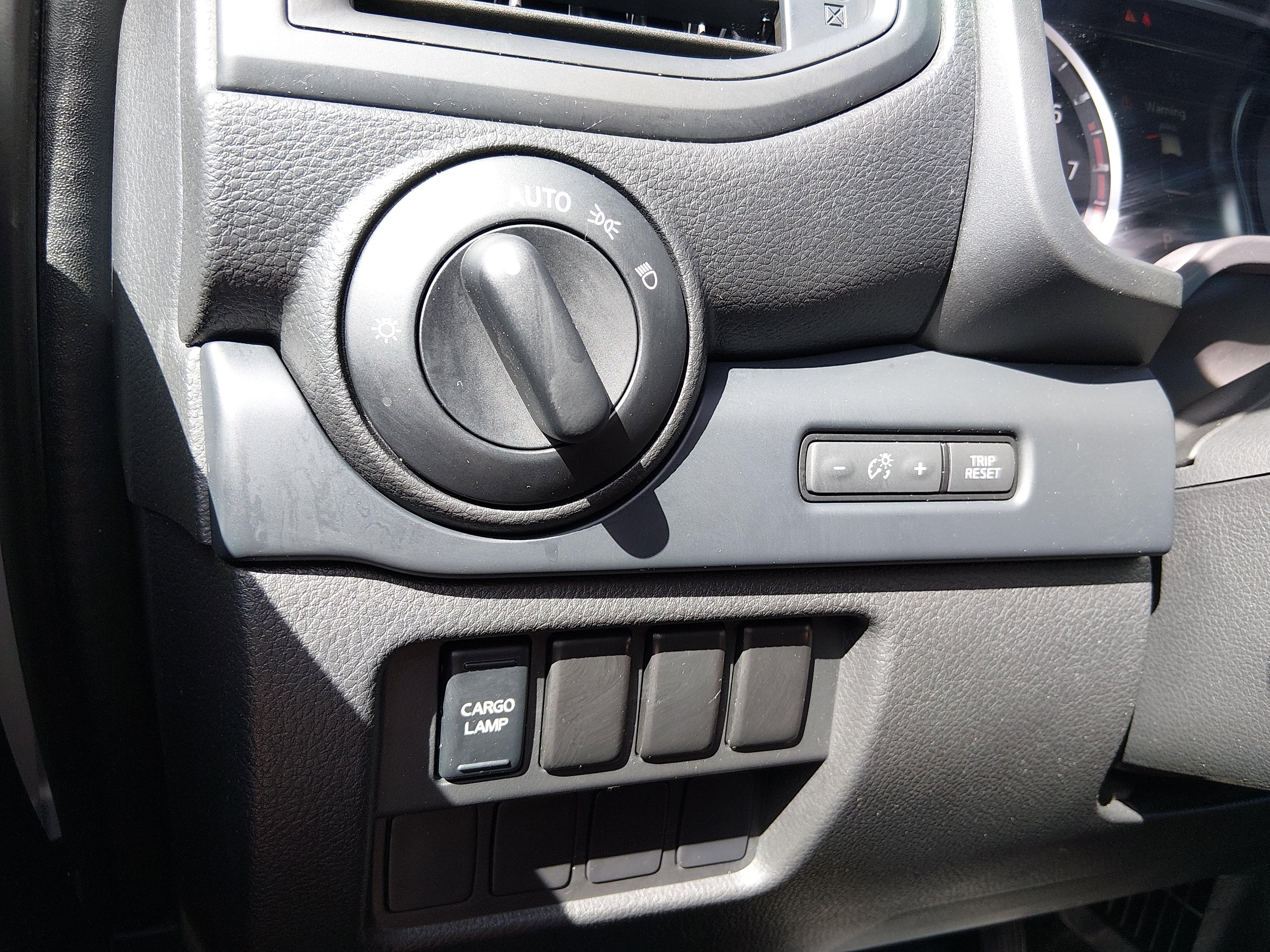 Nissan Titan 4X2 King Cab S - Thumbnail 13