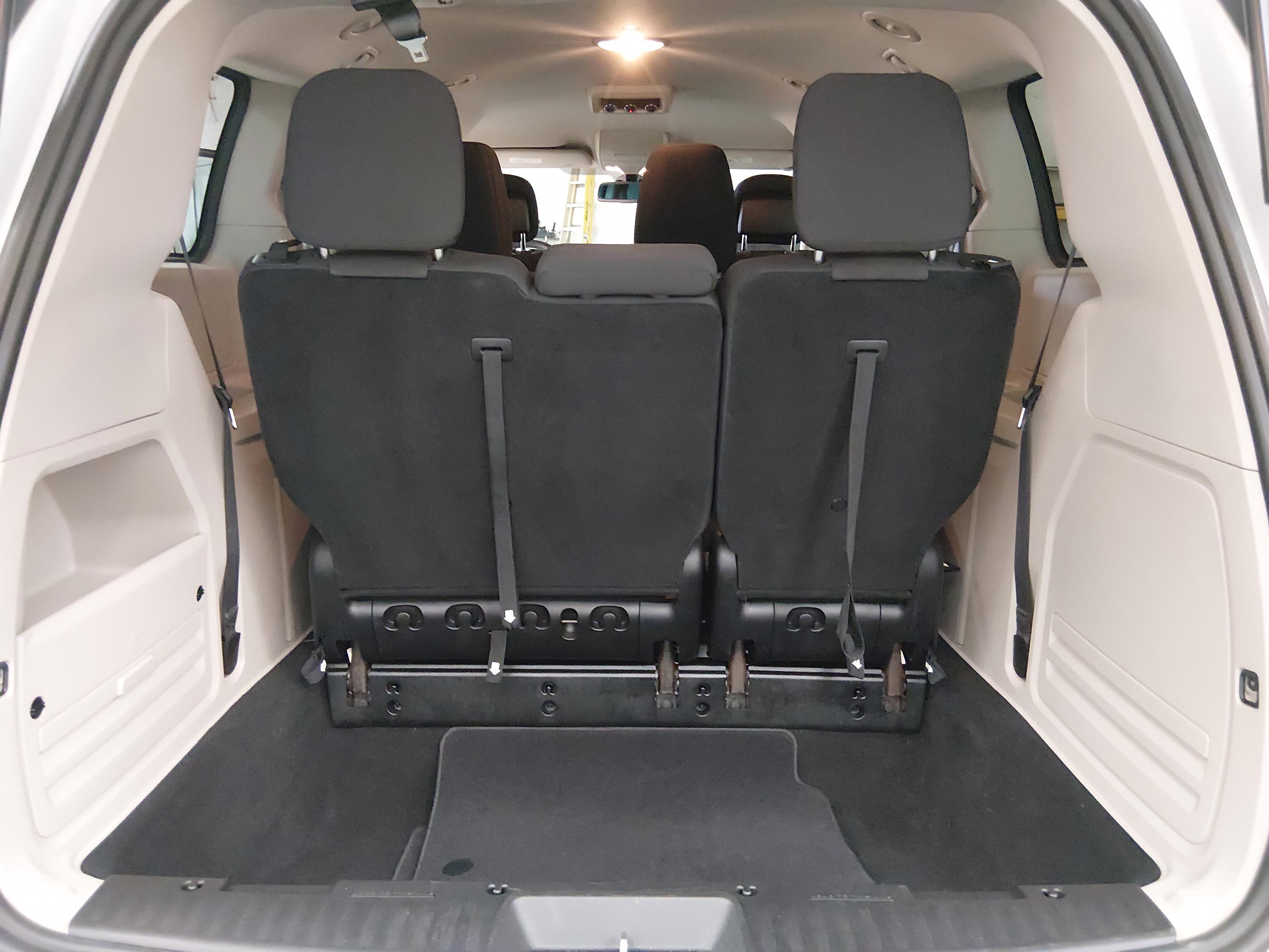 Dodge Grand Caravan - Thumbnail 11