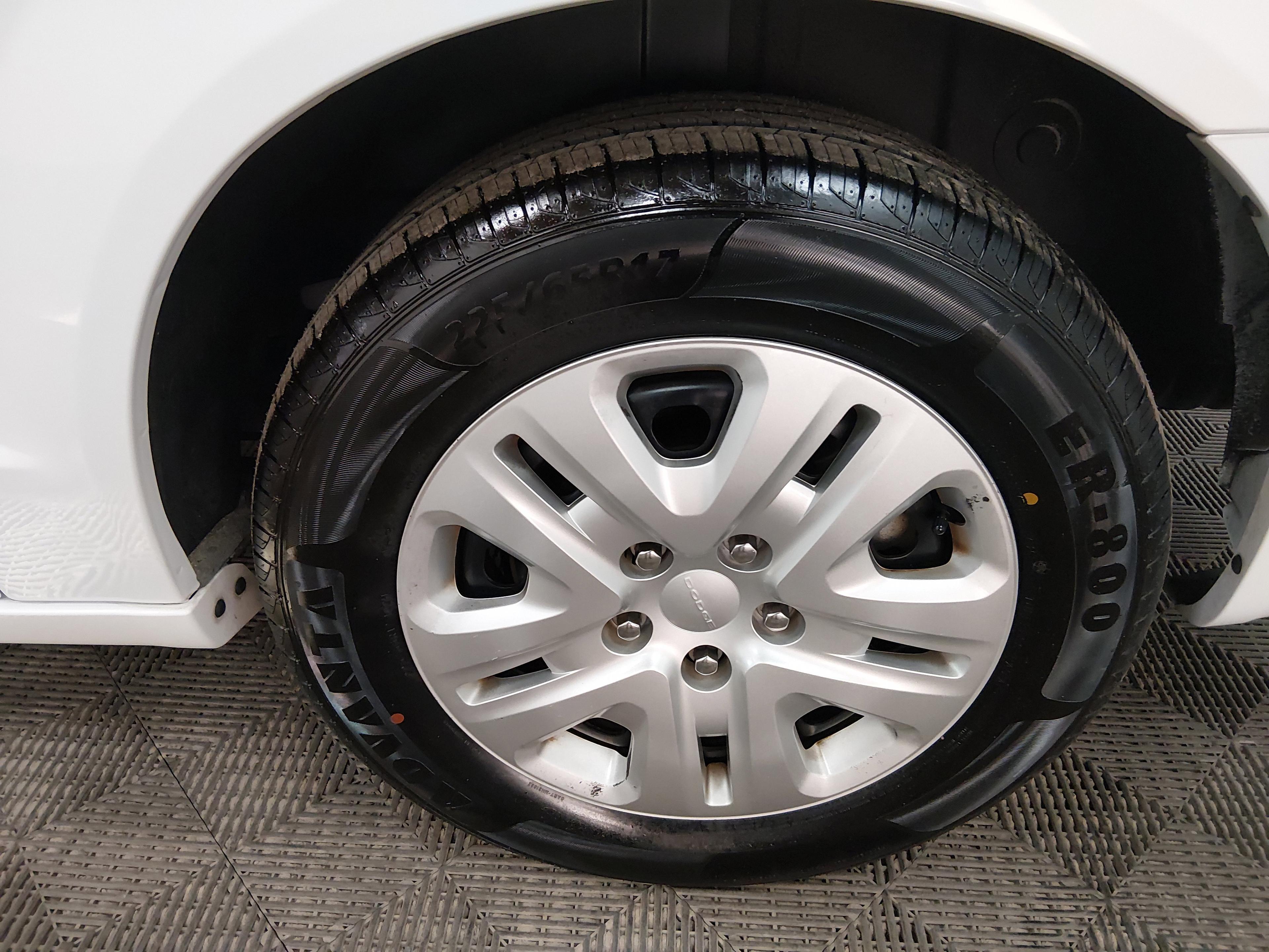 Dodge Grand Caravan - Thumbnail 10