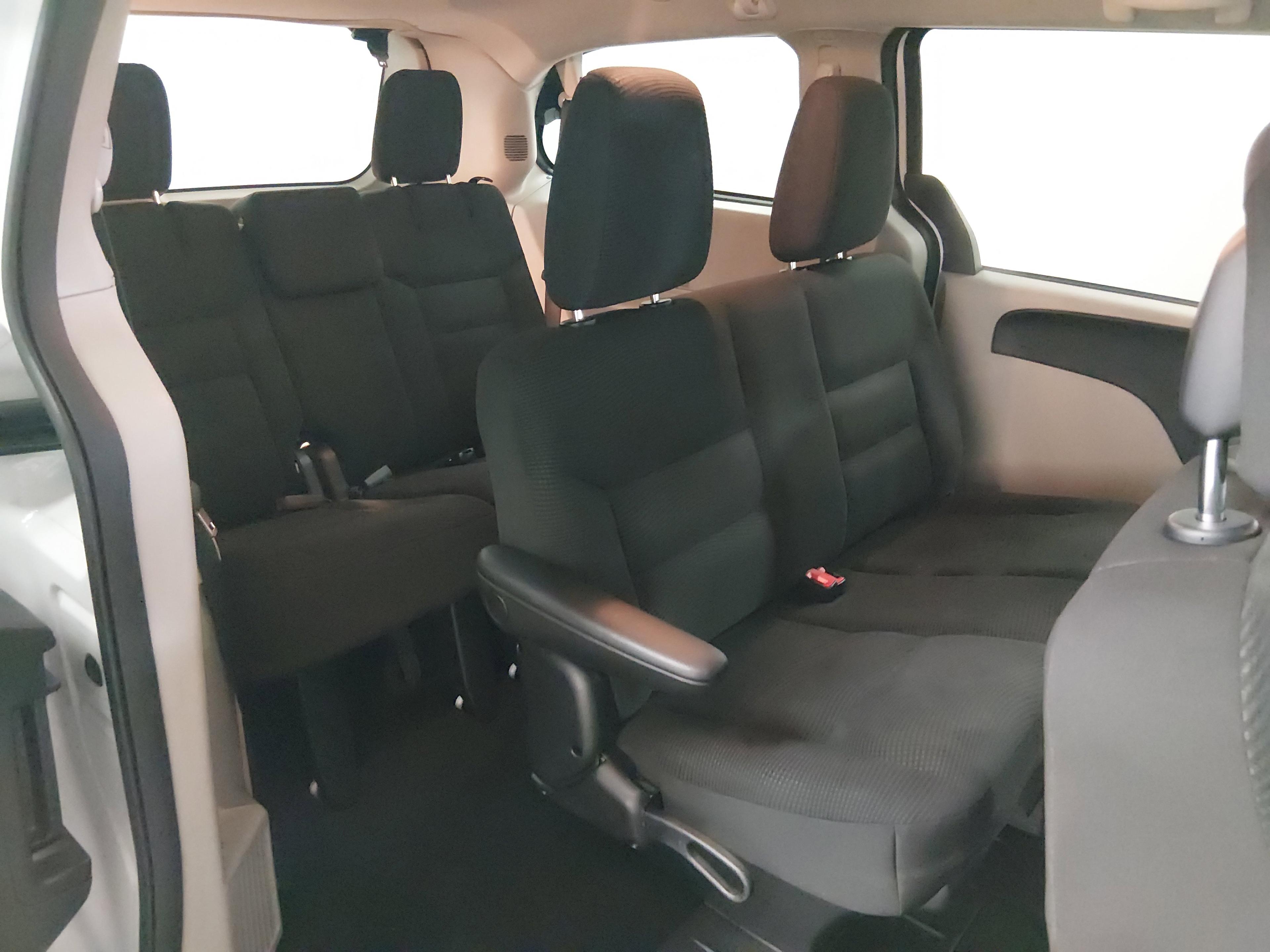 Dodge Grand Caravan - Thumbnail 20