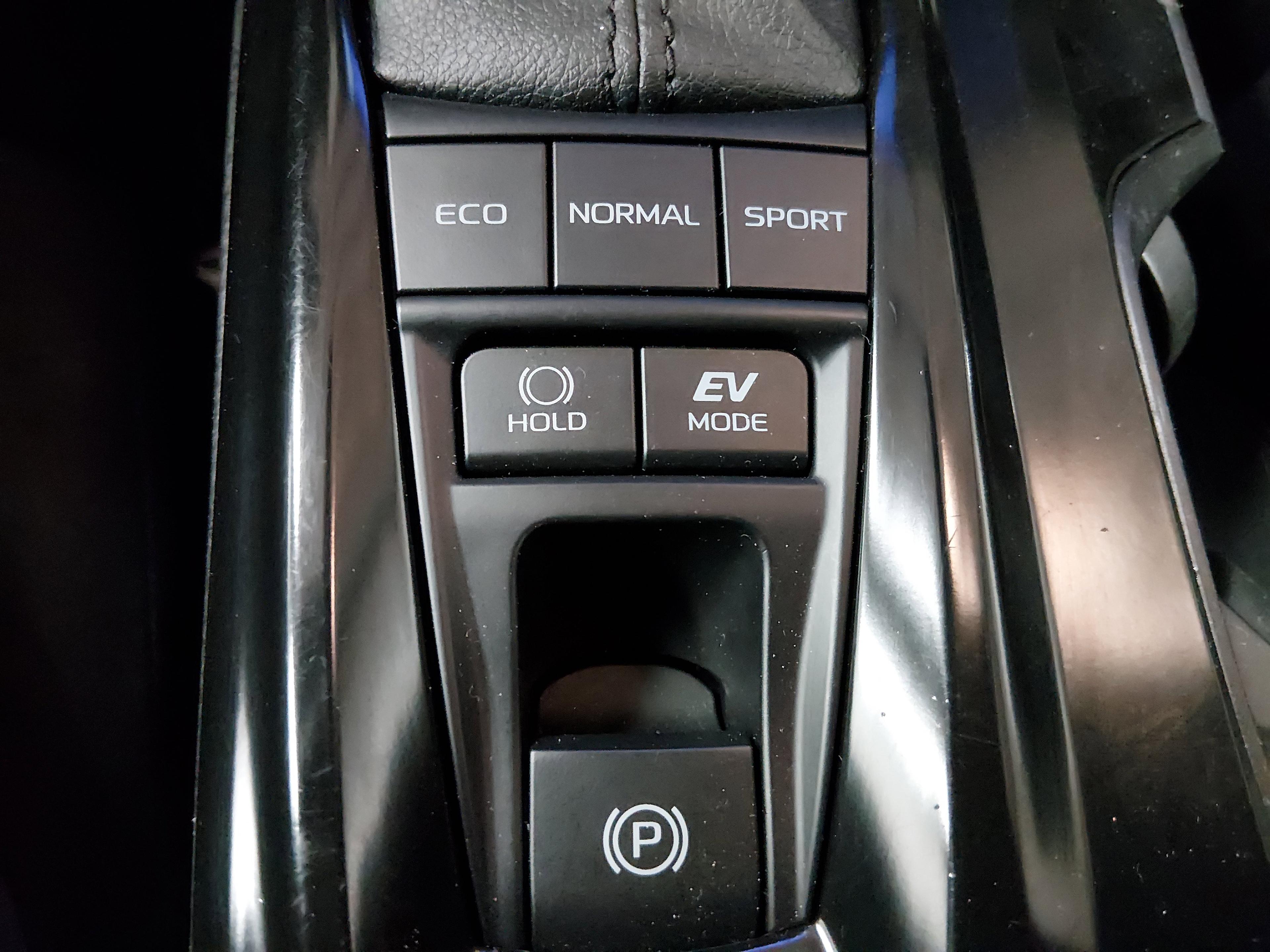 Toyota Camry Le - Thumbnail 17