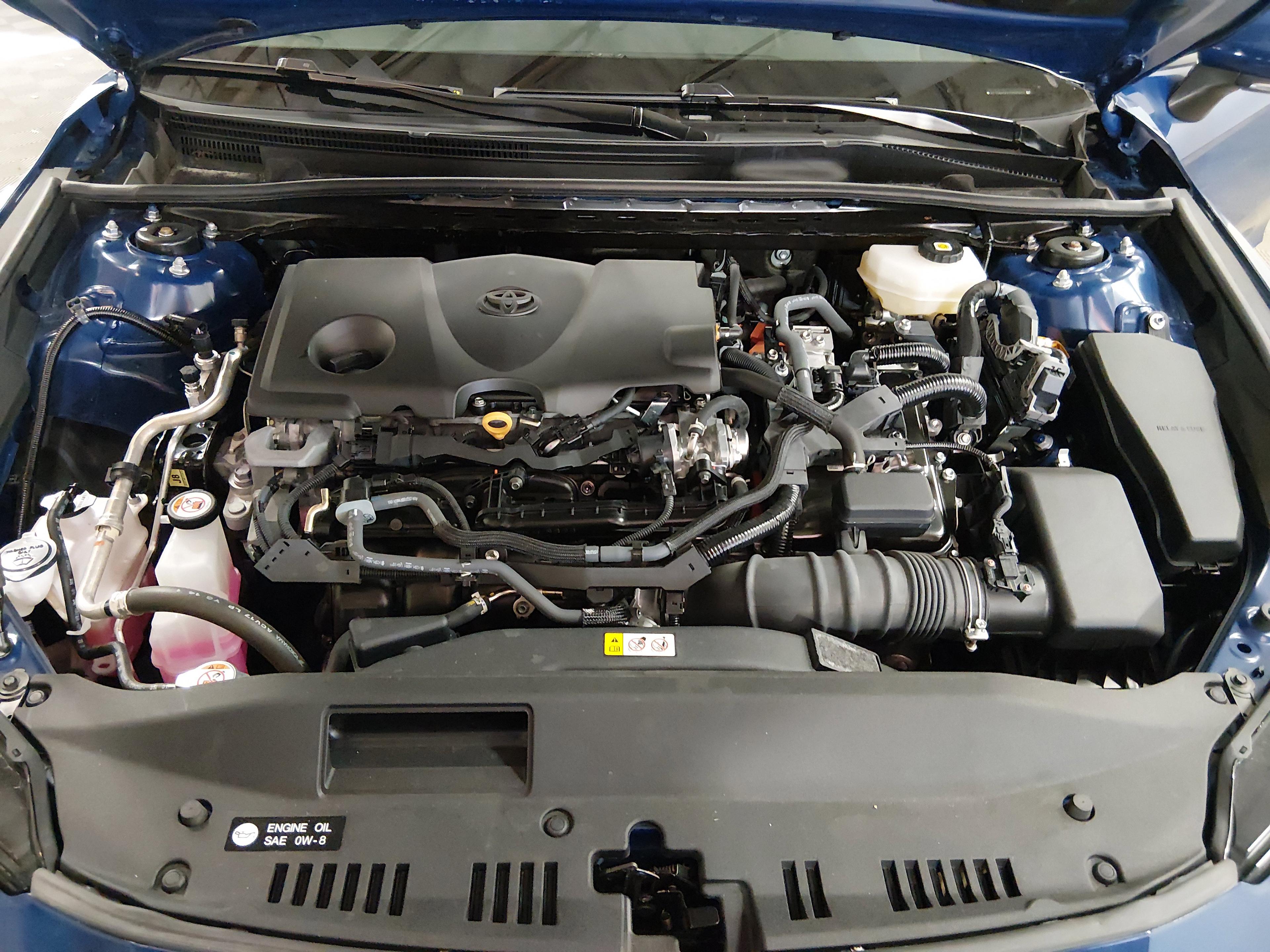 Toyota Camry Le - Thumbnail 9