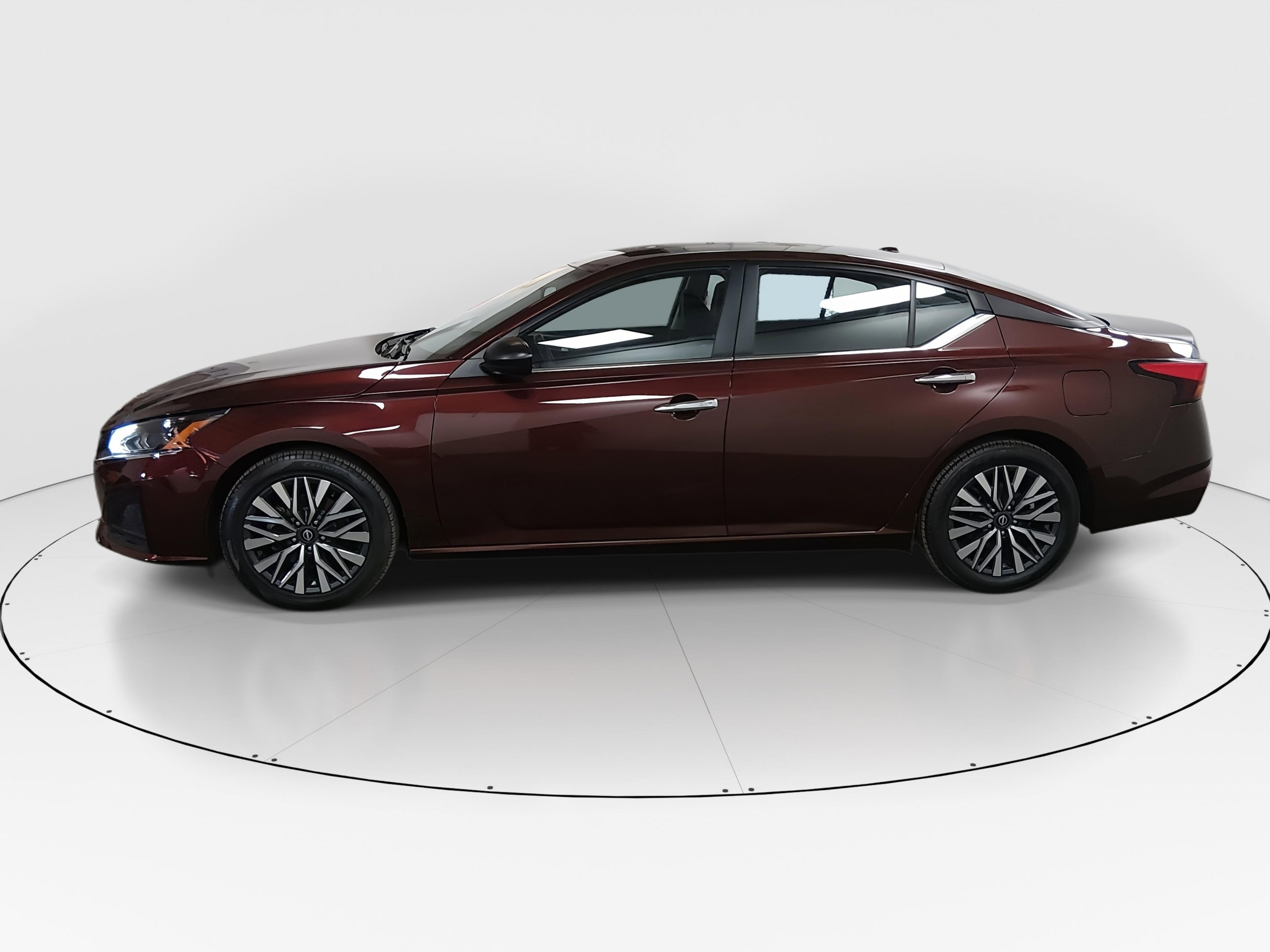 Nissan Altima 2.5 Sv Sedan - Thumbnail 4